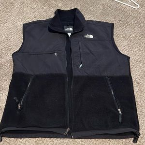 North face black vest-men’s